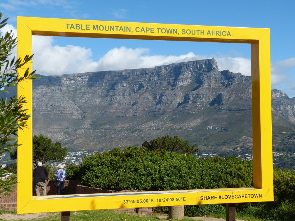 list 300 +Accommodations in South Africa, cape town, south africa, table mountain-997499.jpg